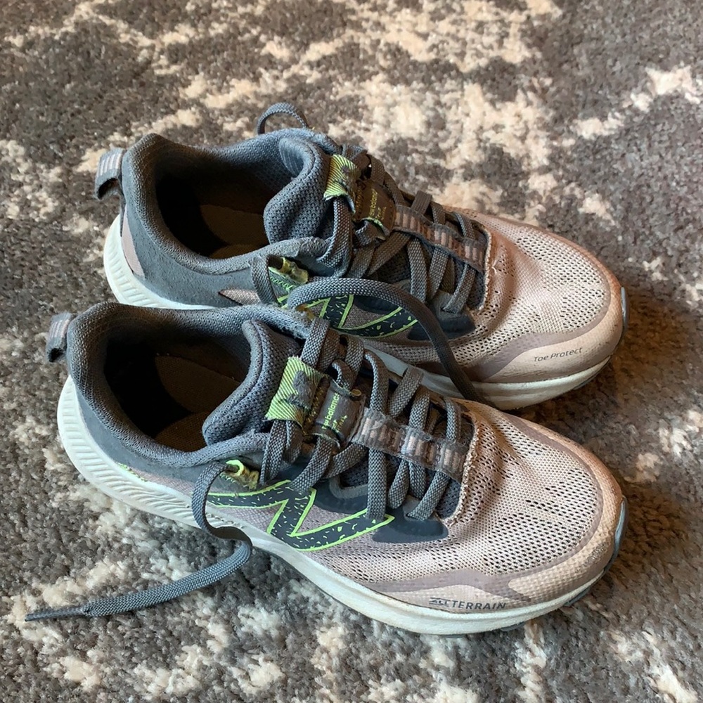 Women’s New Balance Trail Running Shoes 5 Wide